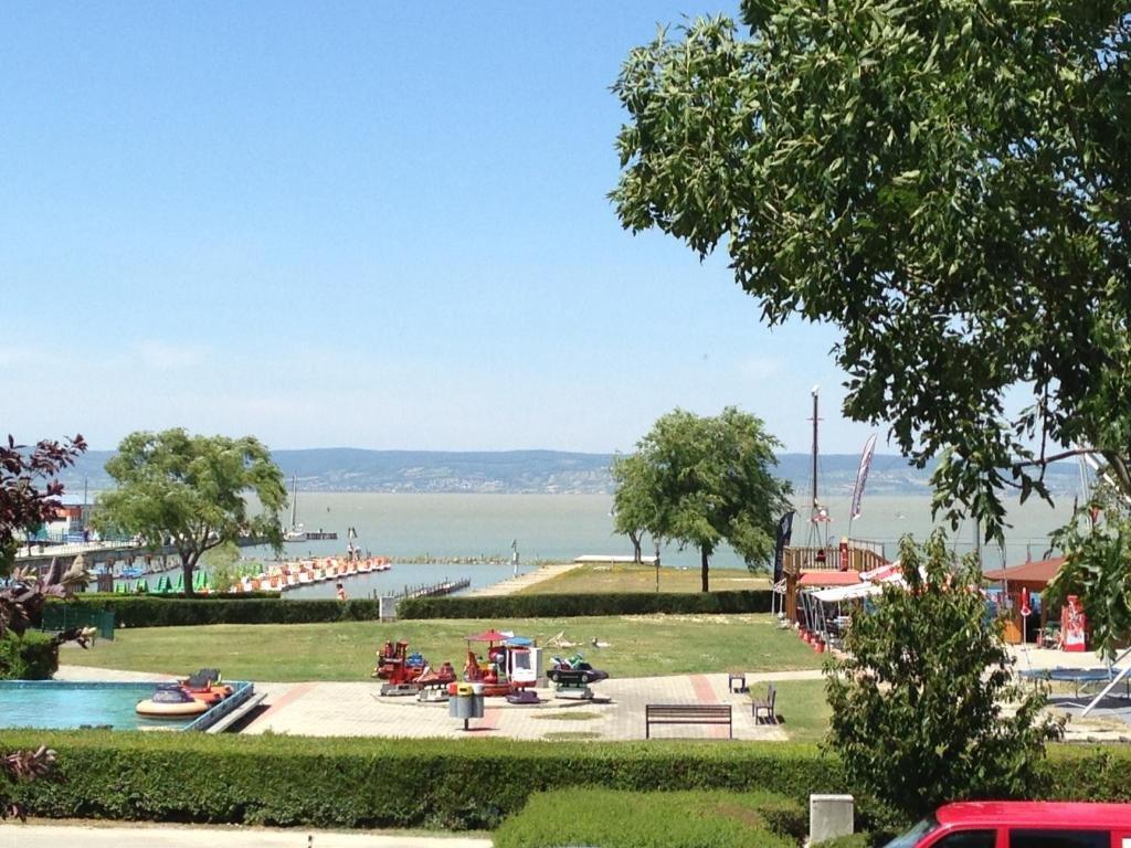 Hotel Al Faro Lodge Am See Podersdorf am See Exteriör bild